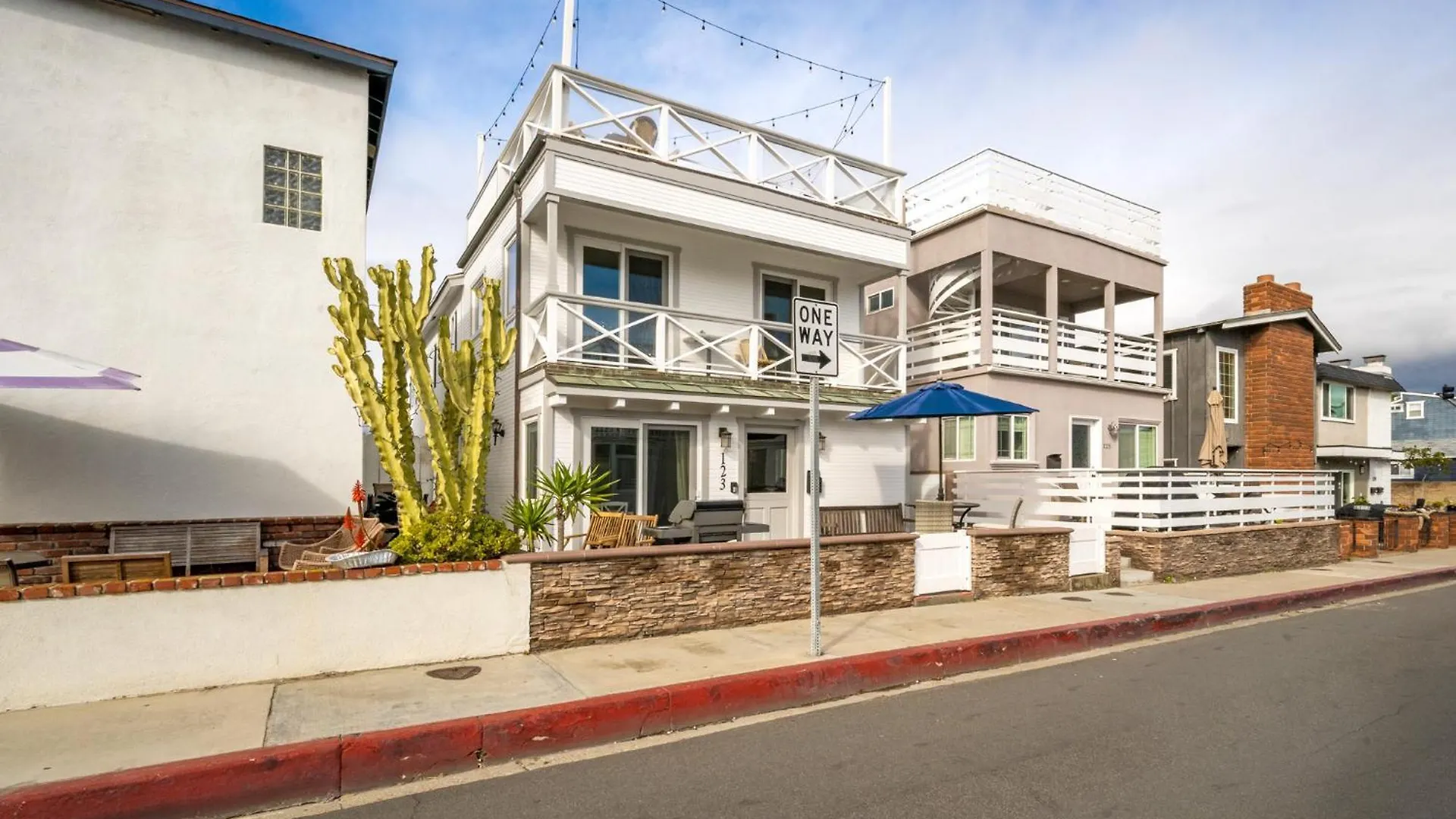 Holiday home Freshly Renovated Beach House Steps To The Beach Newport Beach