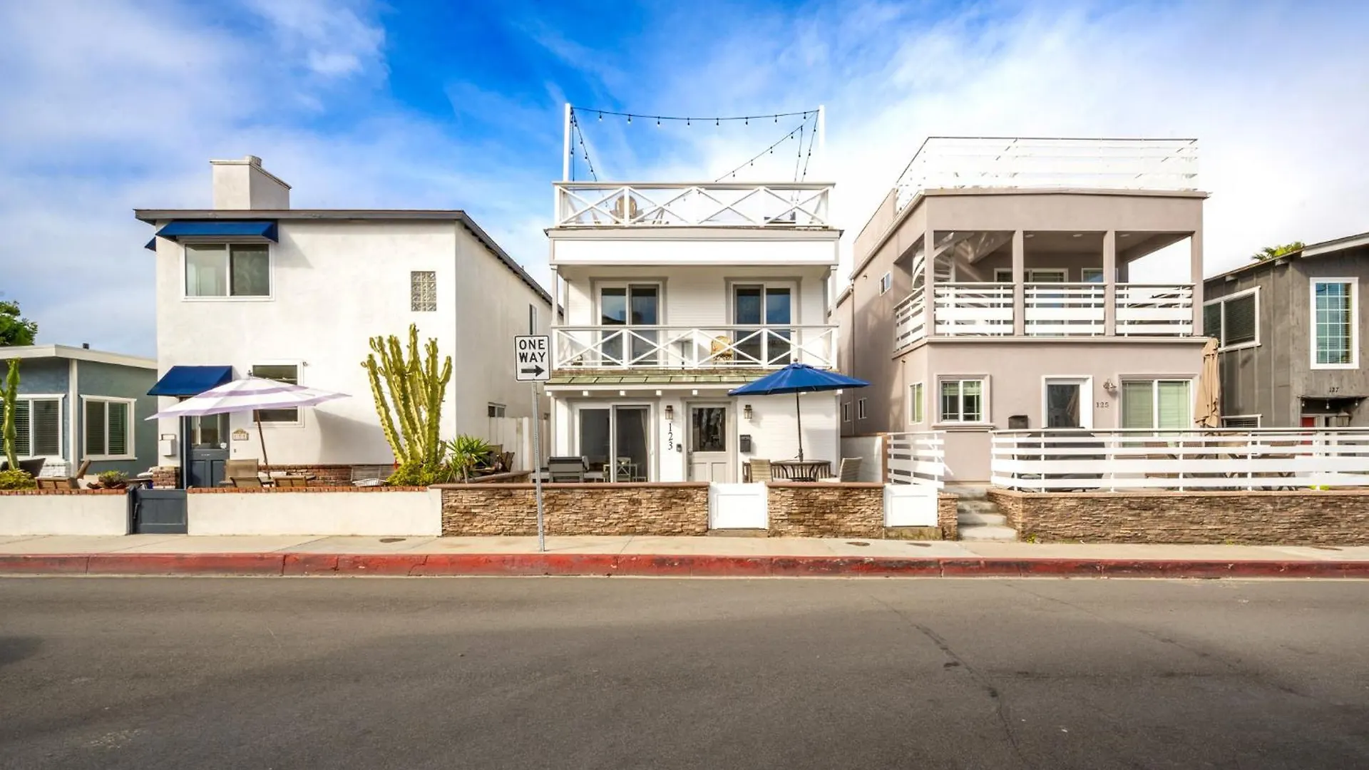 Holiday home Freshly Renovated Beach House Steps To The Beach Newport Beach