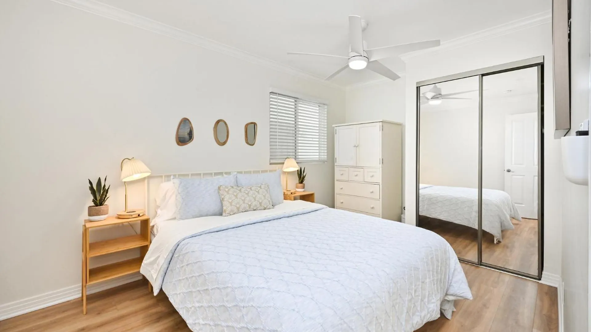 Freshly Renovated Beach House Steps To The Beach Newport Beach 0*,  Stati Uniti