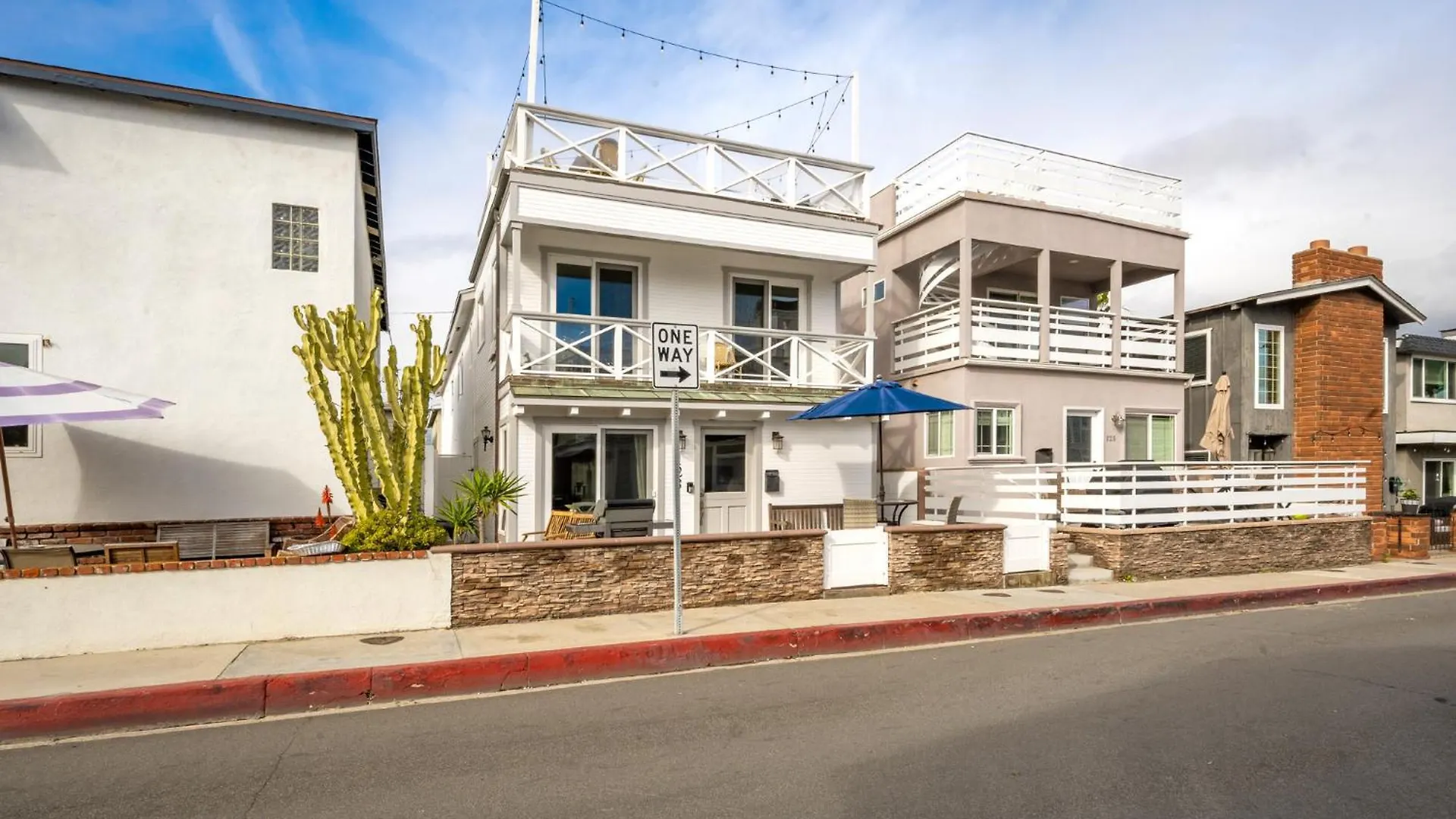 Freshly Renovated Beach House Steps To The Beach Newport Beach